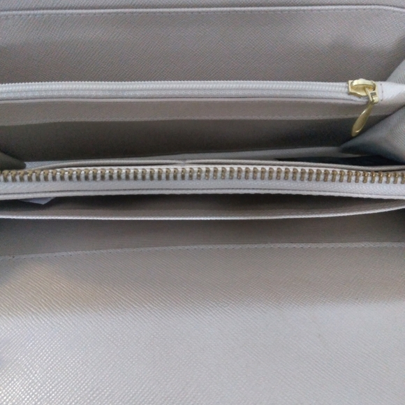 Bebe Clutch/Shoulder Bag in Pale Pink - Picture 5 of 12